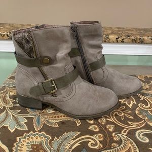 SO - Gray Ankle Boots ~ Brand New